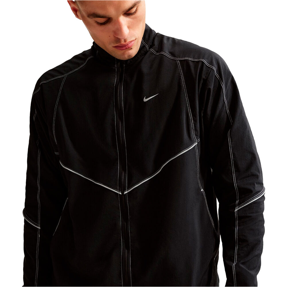 Nike CHAQUETA RUNNING HOMBRE M NK DF RETRO TRACK JKT vista detalle