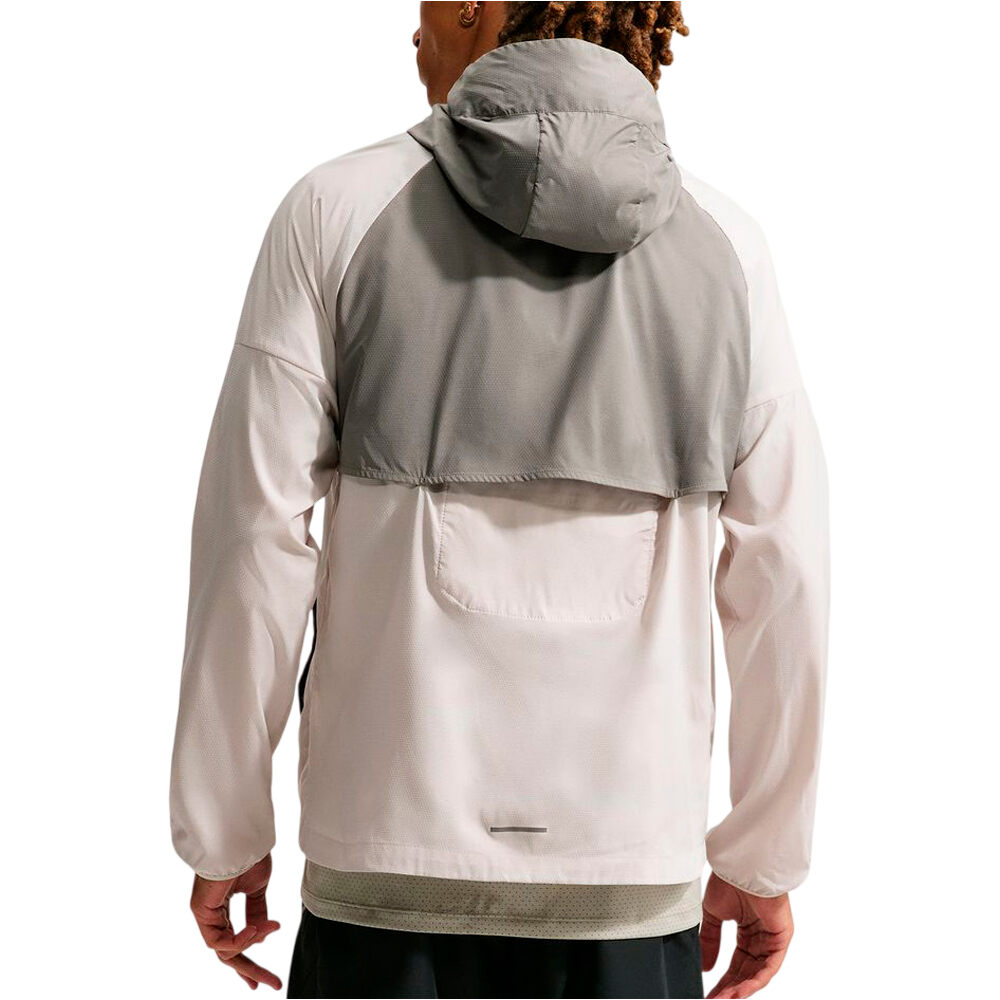 Nike CHAQUETA RUNNING HOMBRE M NK IMP LGHT WR JKT vista trasera