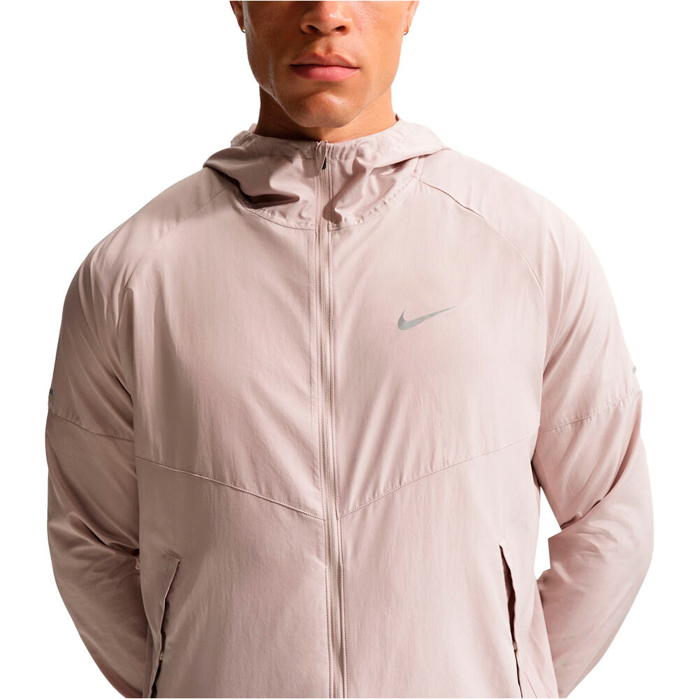 Nike CHAQUETA RUNNING HOMBRE M NK RPL MILER JKT vista detalle