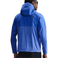 Nike CHAQUETA RUNNING HOMBRE M NK SF AEROSWFT BRTBLE JKT vista trasera