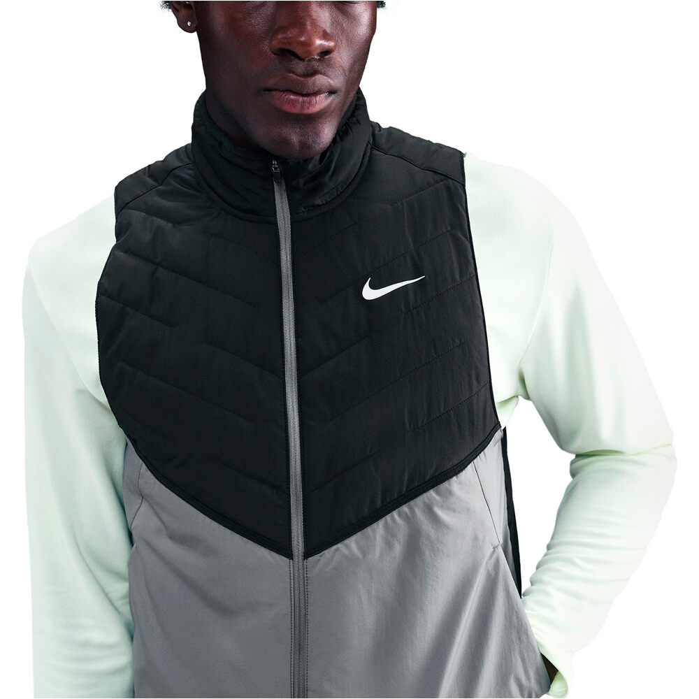 Nike Chaqueta Running Hombre M NK TF SYNFL RPL VST vista detalle