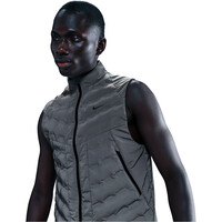Nike CHAQUETA RUNNING HOMBRE M NK TFADV REFLECT VEST vista detalle