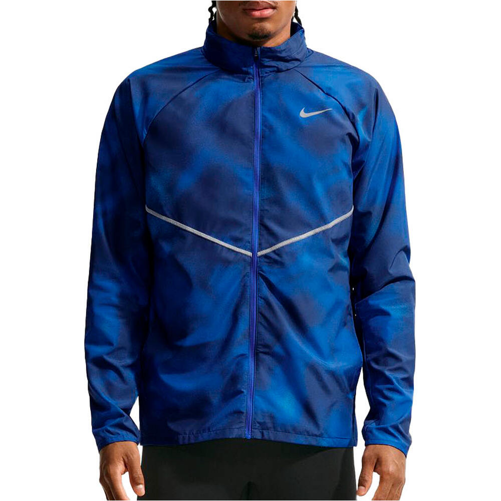 Nike CHAQUETA RUNNING HOMBRE M NK UV RPL MILER AOP JKT vista frontal
