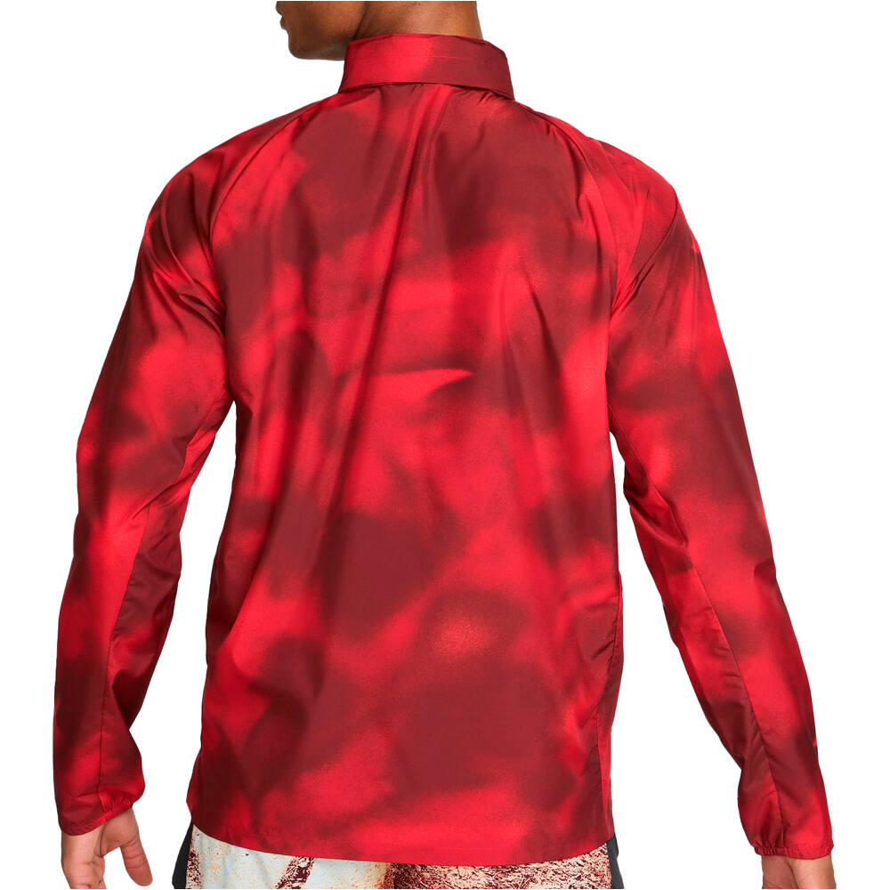 Nike CHAQUETA RUNNING HOMBRE M NK UV RPL MILER AOP JKT vista trasera
