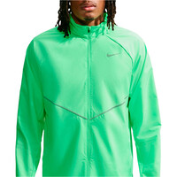 Nike CHAQUETA RUNNING HOMBRE M NK UV RPL MILER JKT vista detalle