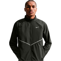 Nike CHAQUETA RUNNING HOMBRE M NK UV RPL MILER JKT vista detalle