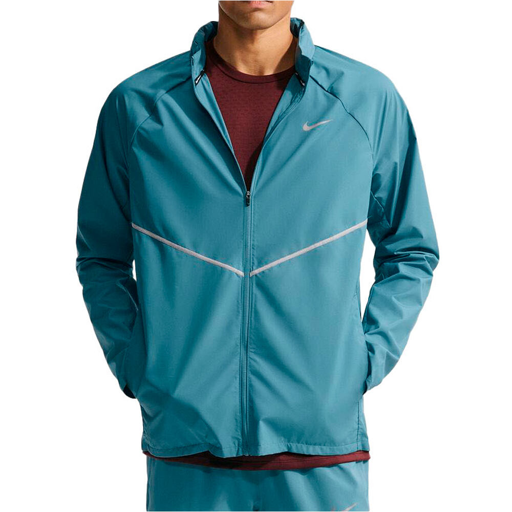 Nike CHAQUETA RUNNING HOMBRE M NK UV RPL MILER JKT vista frontal
