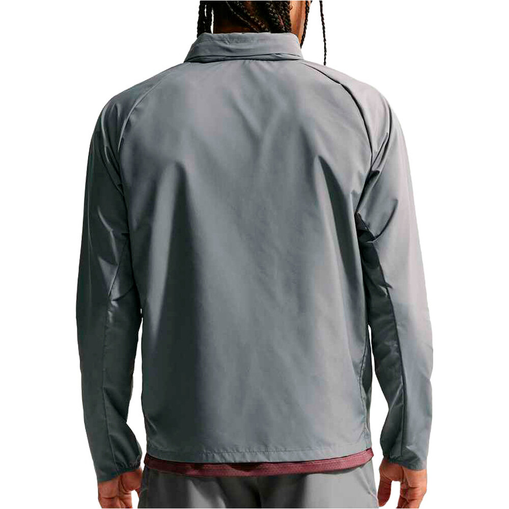 Nike CHAQUETA RUNNING HOMBRE M NK UV RPL MILER JKT vista trasera