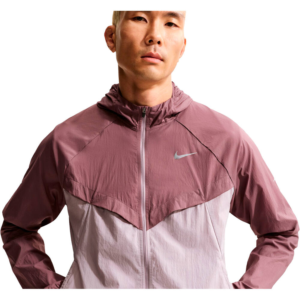 Nike CHAQUETA RUNNING HOMBRE M NK UV RPL STRIDE JACKET vista detalle