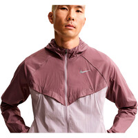 Nike CHAQUETA RUNNING HOMBRE M NK UV RPL STRIDE JACKET vista detalle