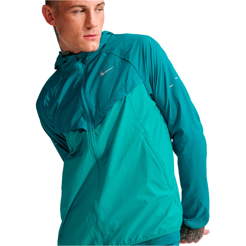 Nike CHAQUETA RUNNING HOMBRE M NK UV RPL STRIDE JACKET vista detalle