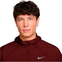Nike CHAQUETA RUNNING HOMBRE M NK UV RPL STRIDE JACKET vista detalle