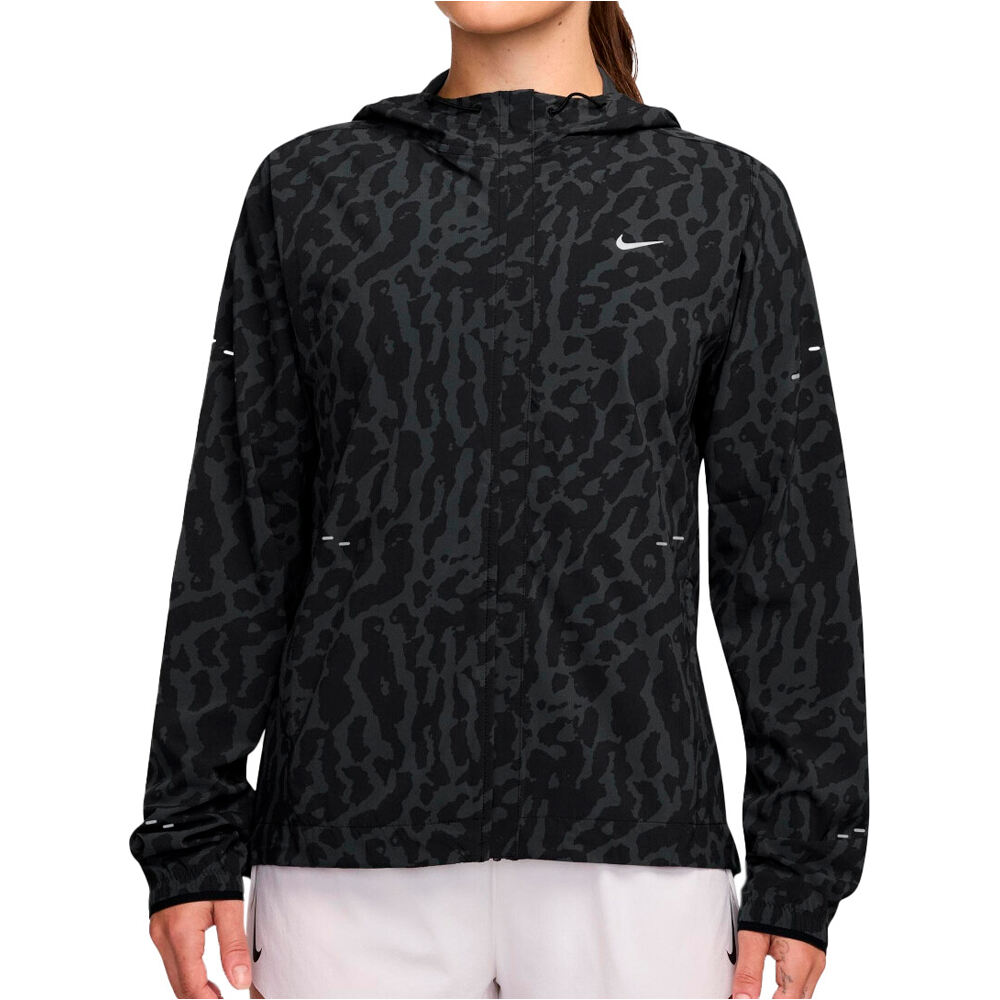 Nike CHAQUETA RUNNING MUJER W NK SWIFT NVLT DF JKT vista frontal