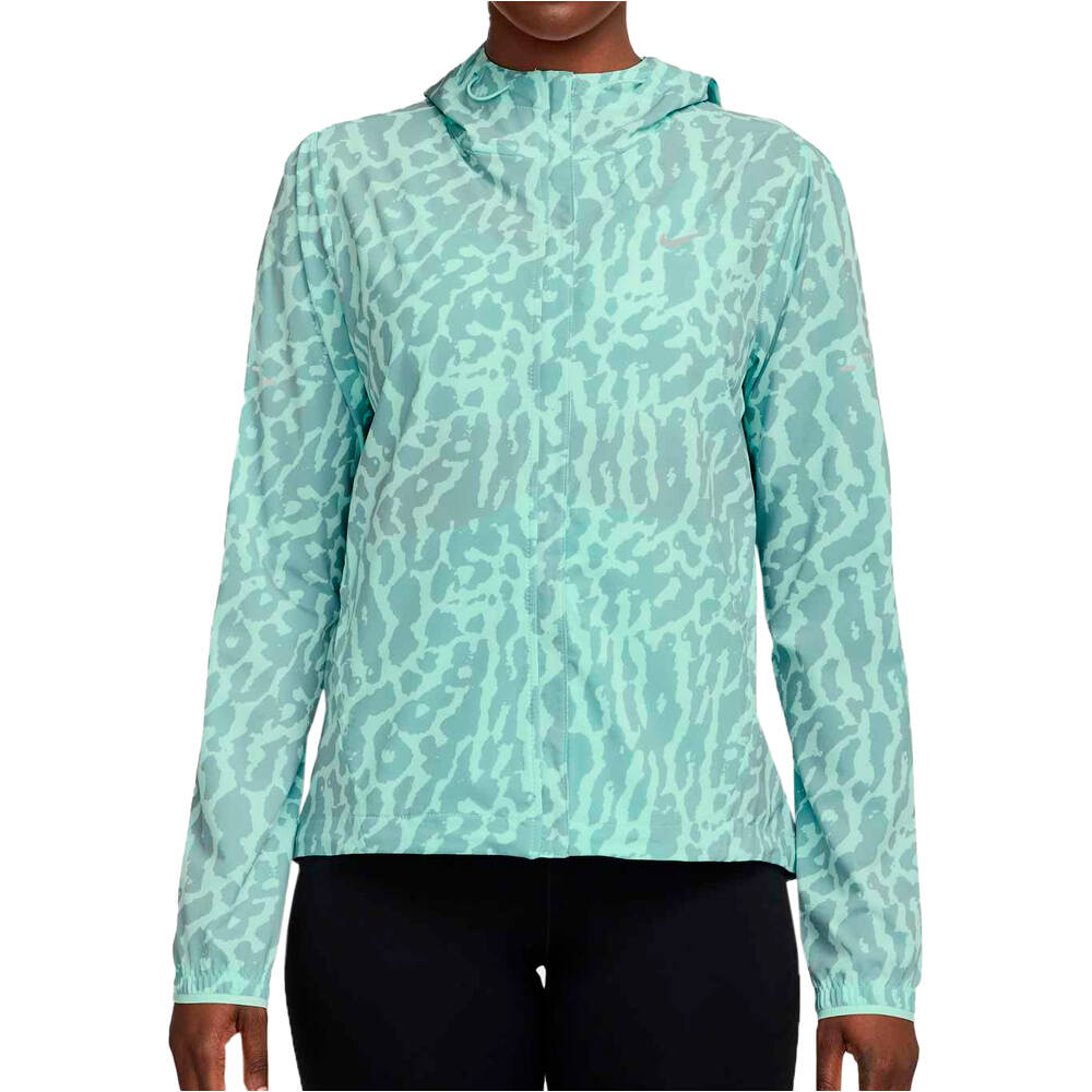 Nike CHAQUETA RUNNING MUJER W NK SWIFT NVLT DF JKT vista frontal