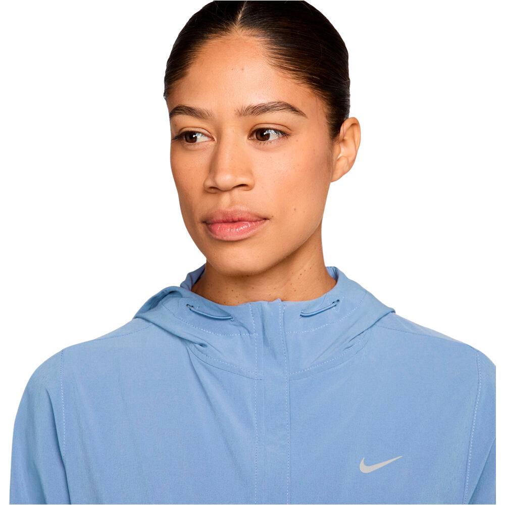 Nike CHAQUETA RUNNING MUJER W NK SWIFT RPL PKBL JKT vista detalle
