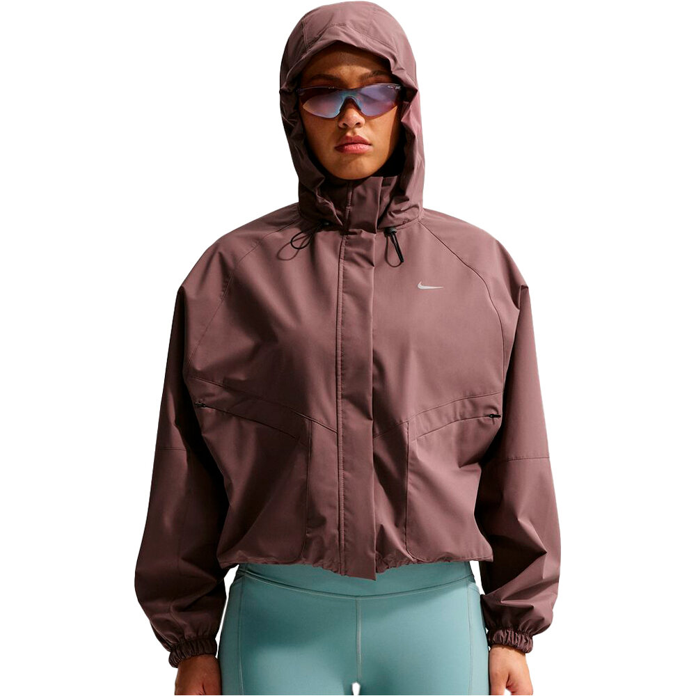 Nike CHAQUETA RUNNING MUJER W NK SWIFT SF JKT vista frontal