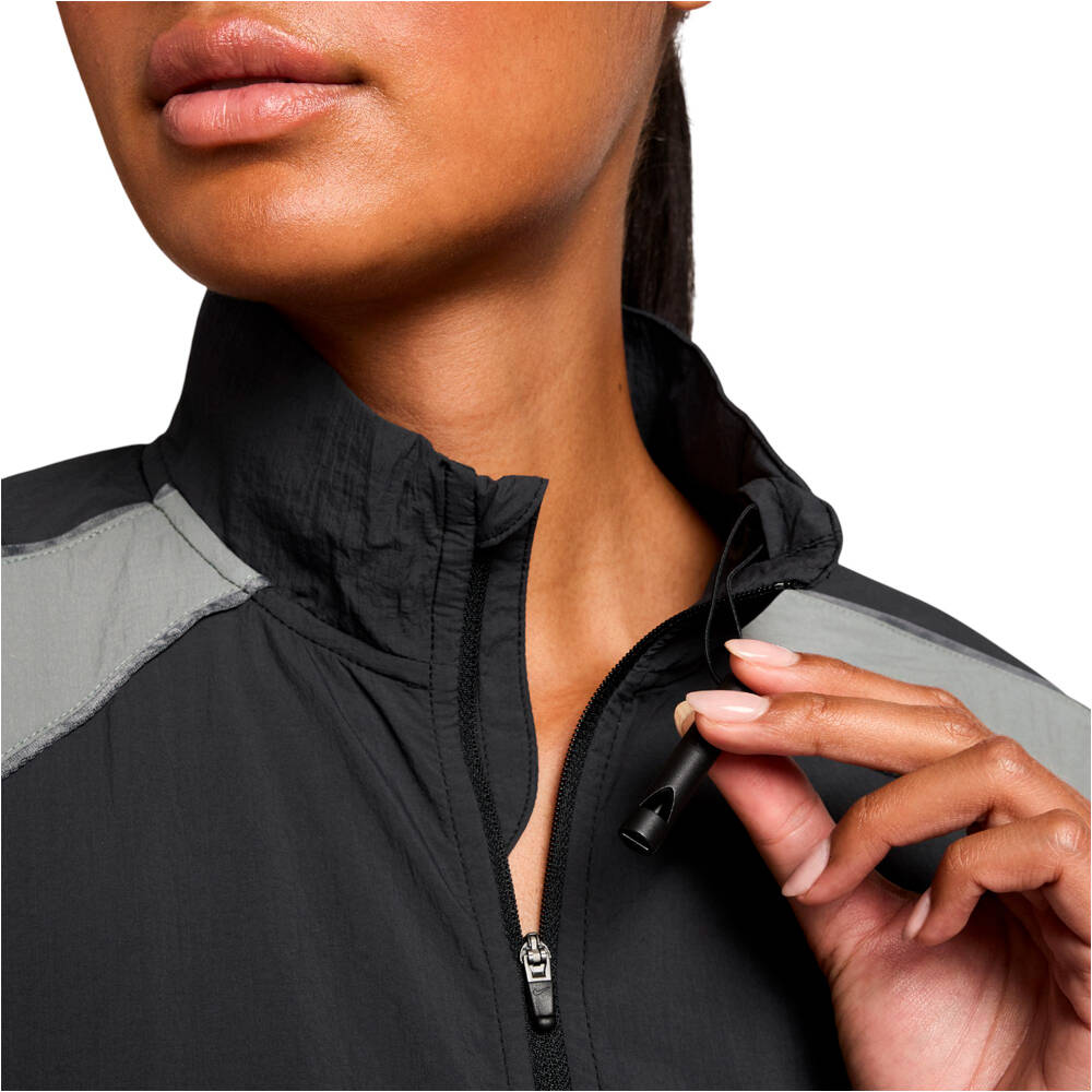 Nike Chaqueta Running Mujer W NK SWIFT UV RPL JKT NV vista detalle