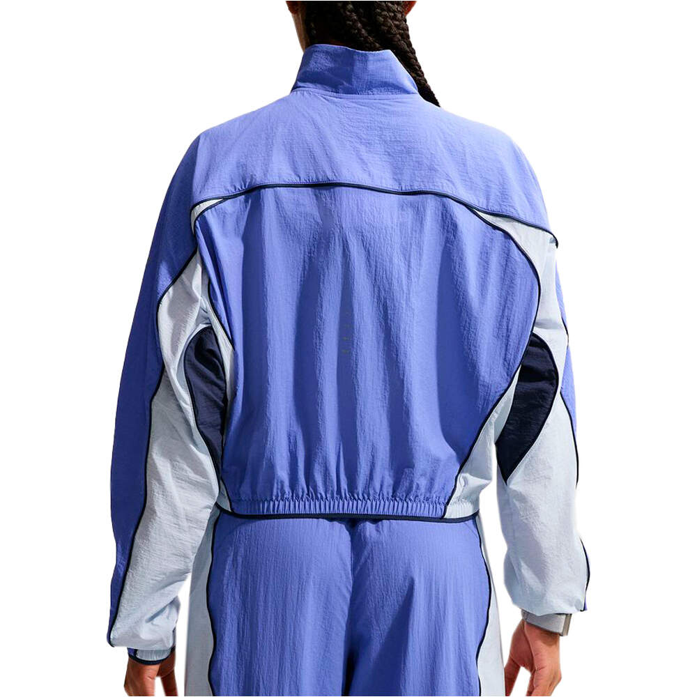 Nike CHAQUETA RUNNING MUJER W NK SWIFT UV RPL JKT NV vista trasera