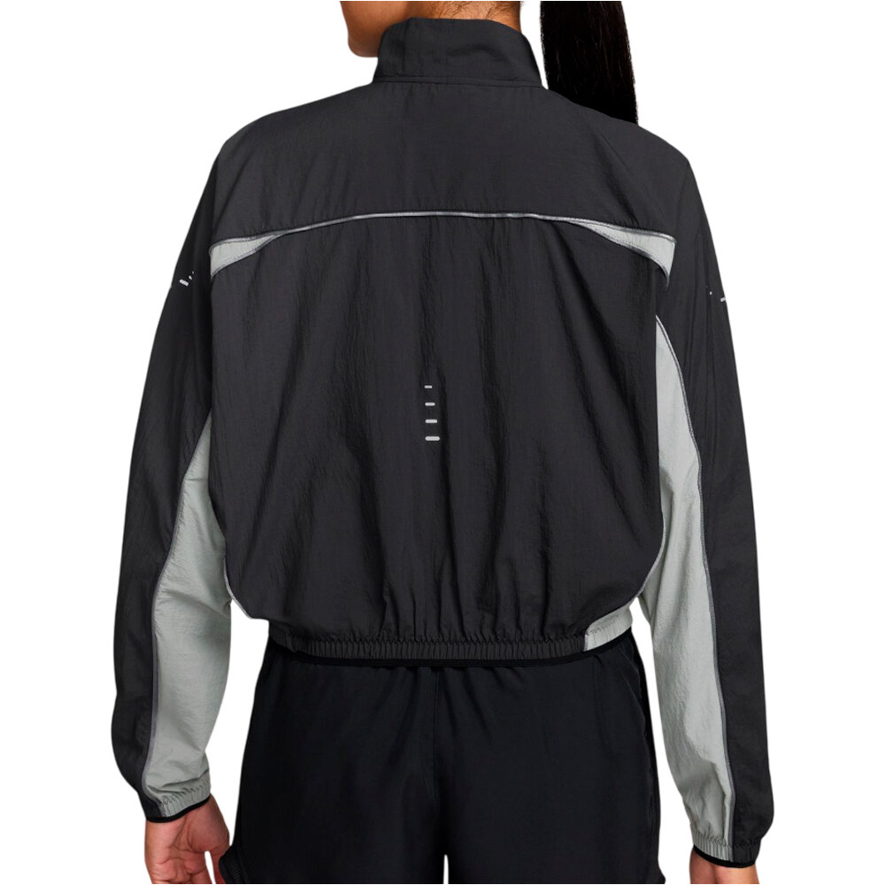 Nike Chaqueta Running Mujer W NK SWIFT UV RPL JKT NV vista trasera