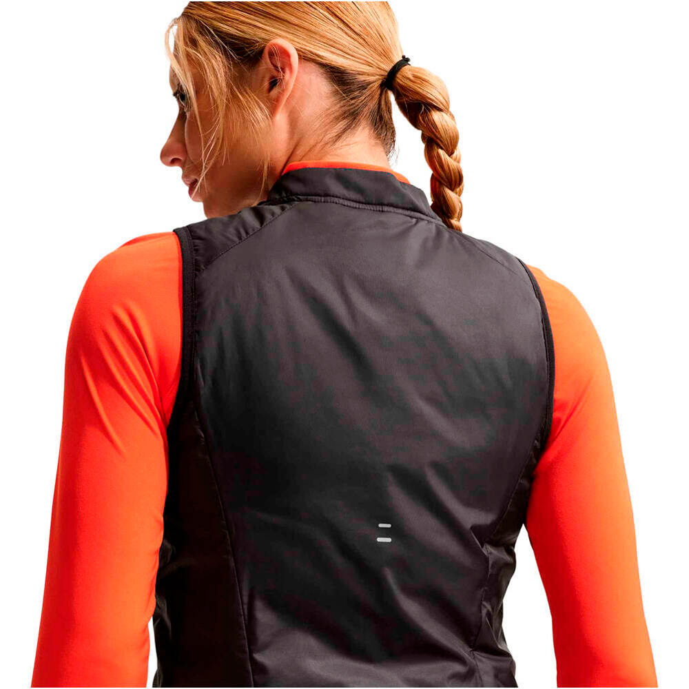 Nike Chaqueta Running Mujer W NK TEMPO RPL WRM VEST 03