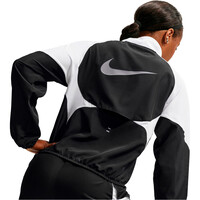 Nike CHAQUETA RUNNING MUJER W NK TEMPO SWSH DF JKT 03