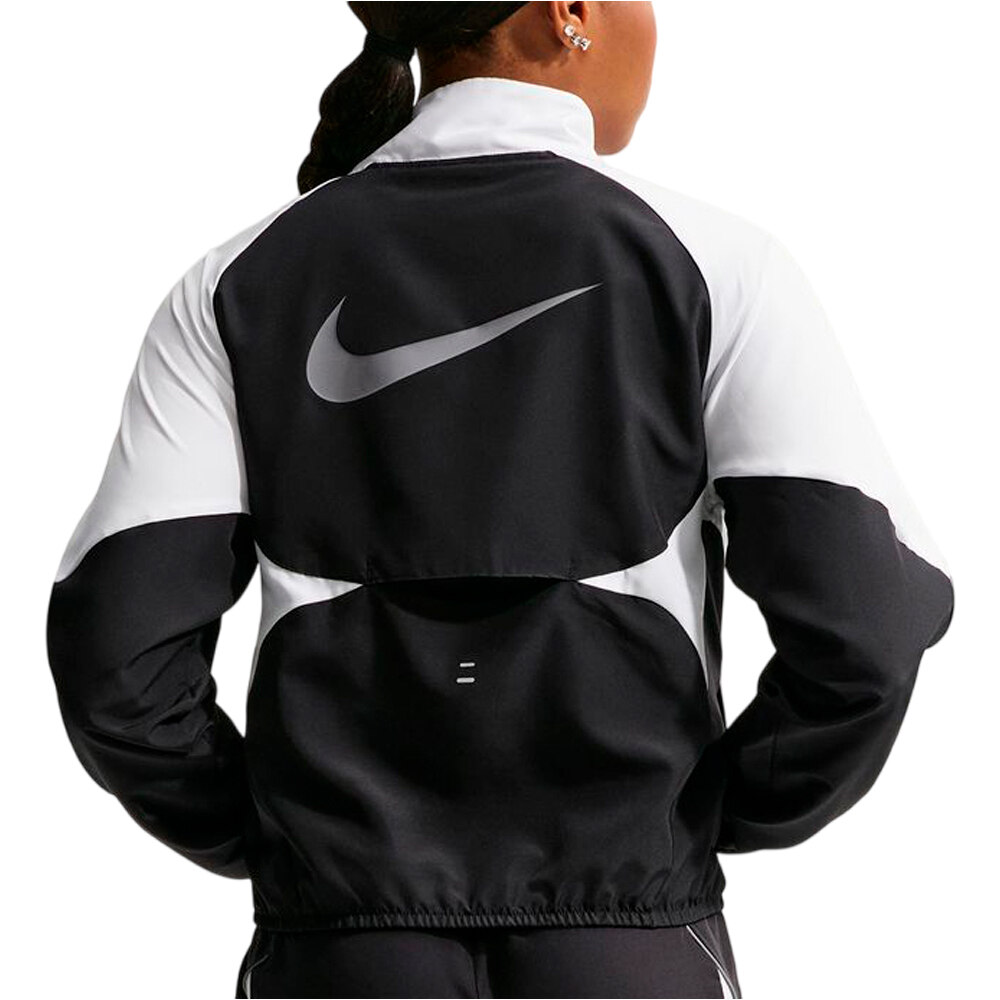 Nike CHAQUETA RUNNING MUJER W NK TEMPO SWSH DF JKT vista trasera