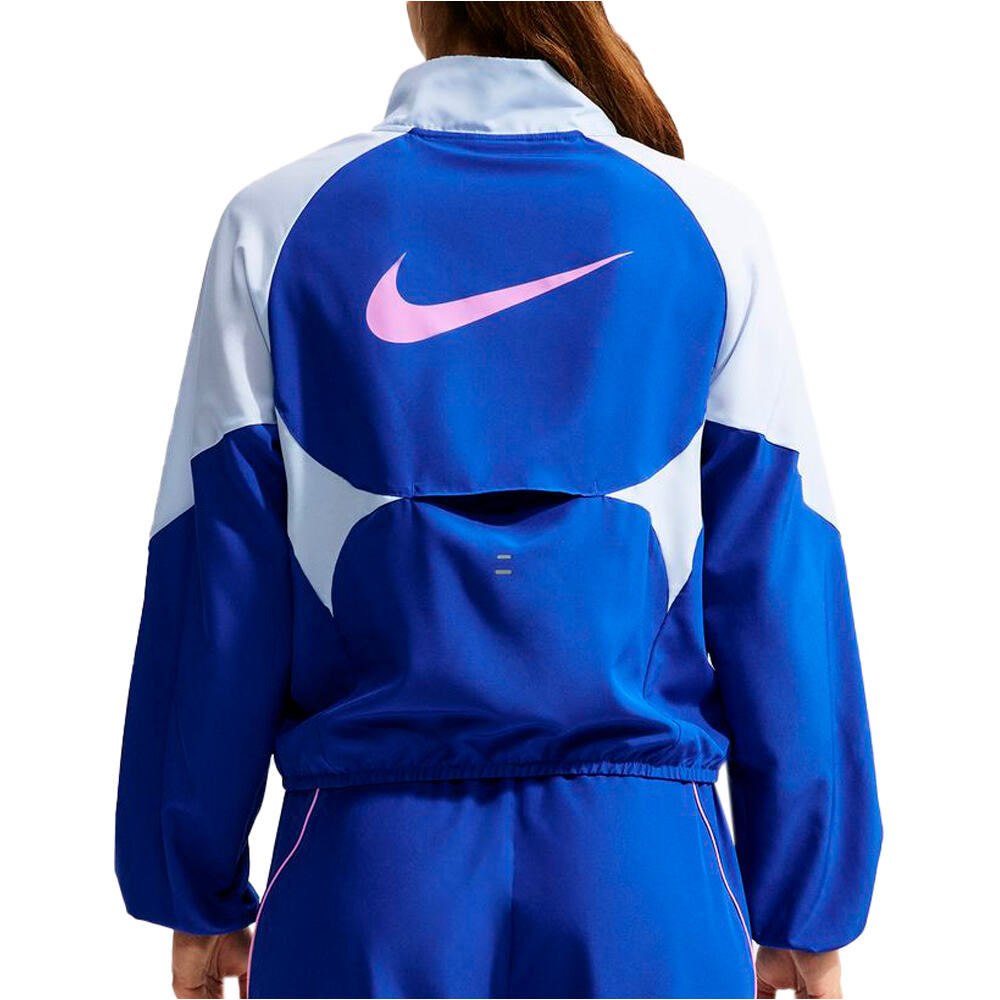 Nike CHAQUETA RUNNING MUJER W NK TEMPO SWSH DF JKT vista trasera