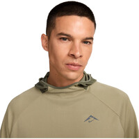 Nike CHAQUETA TRAIL RUNNING HOMBRE M NK DF UV TRAIL LS HD TOP vista detalle