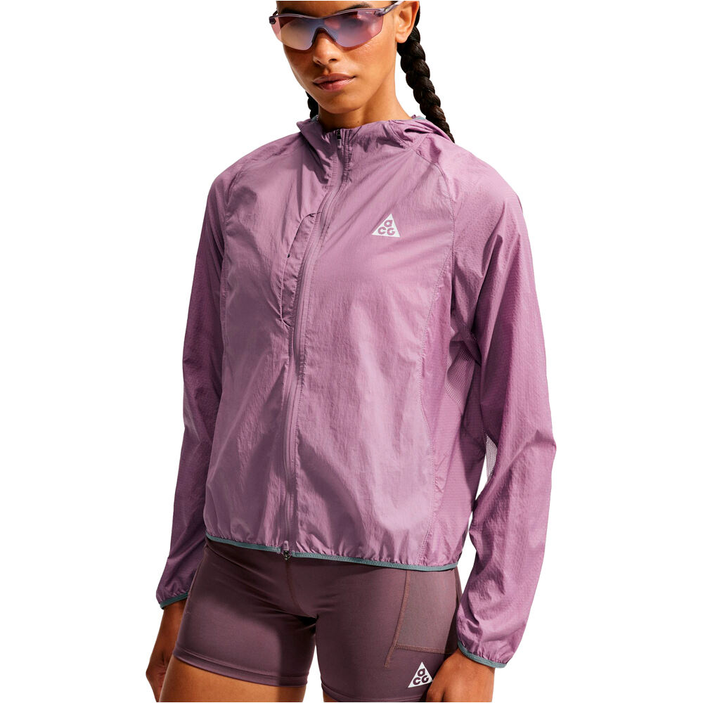 Nike CHAQUETA TRAIL RUNNING MUJER W ACG UV AIREEZ JKT vista detalle