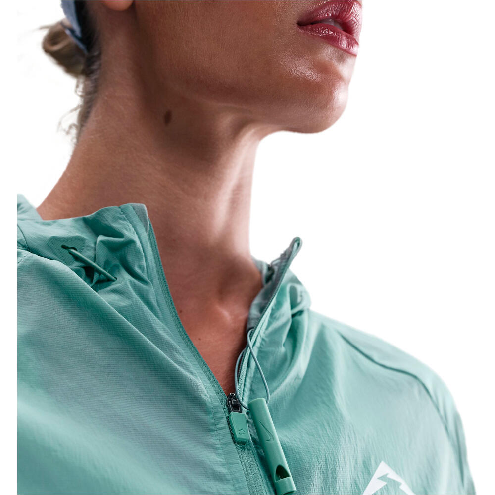 Nike CHAQUETA TRAIL RUNNING MUJER W NK TRAIL REPEL JKT 05