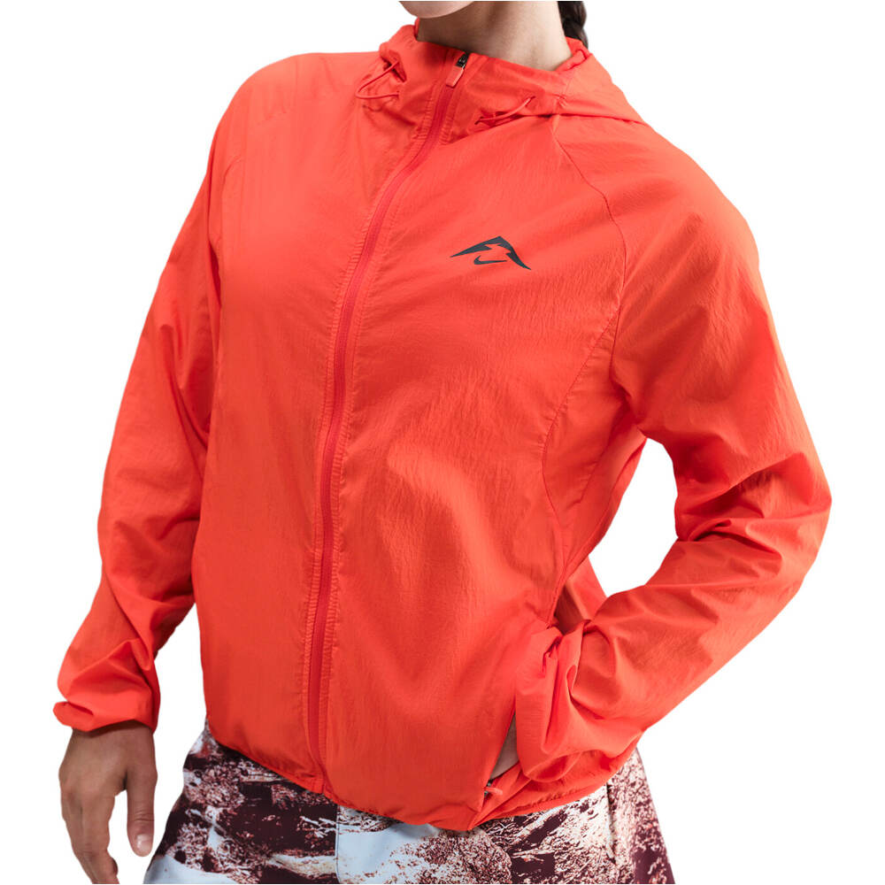 Nike CHAQUETA TRAIL RUNNING MUJER W NK TRAIL REPEL JKT vista frontal