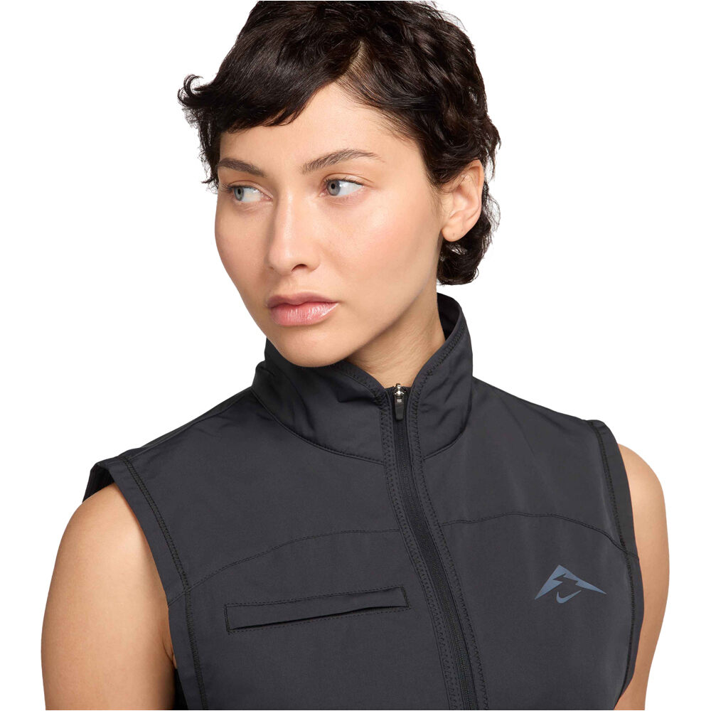 Nike CHAQUETA TRAIL RUNNING MUJER W NK TRAIL REPEL VEST vista detalle
