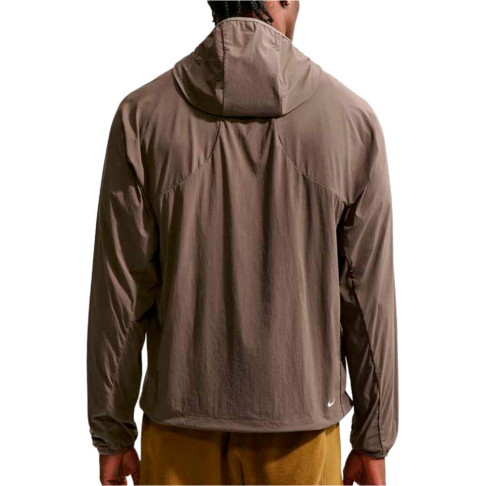 Nike chaquetas hombre M ACG UV FIVE TOWERS JKT vista trasera