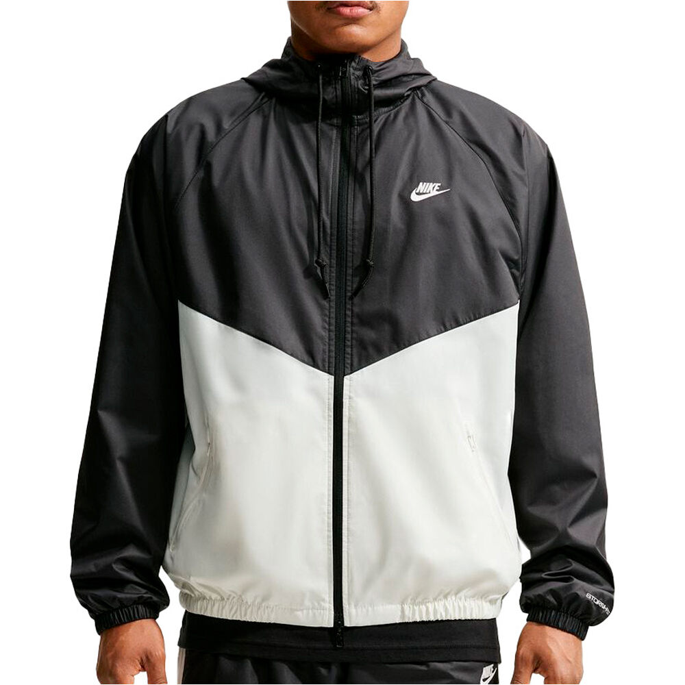 Nike chaquetas hombre M NK WR LND JKT 26 vista frontal