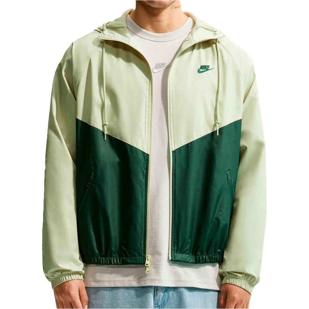 Nike chaquetas hombre M NK WR LND JKT 26 vista frontal