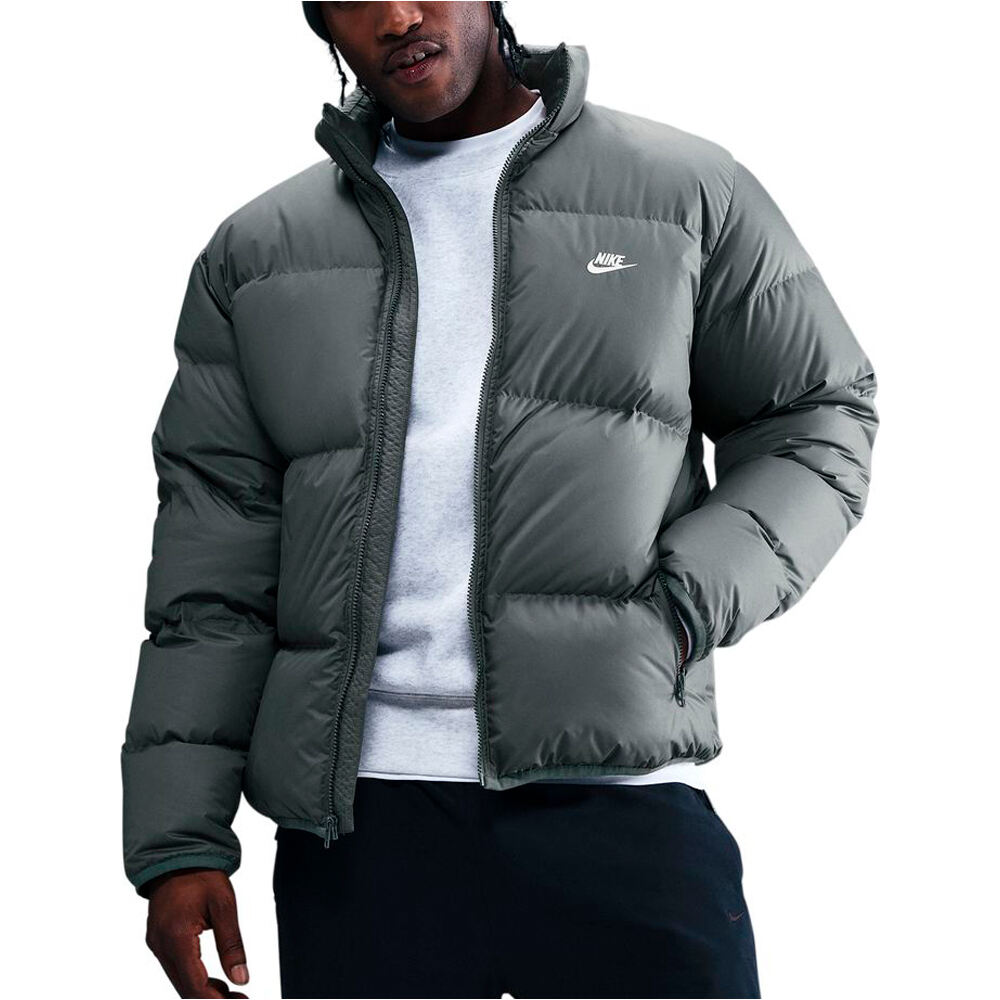Nike chaquetas hombre M SF CLUB PUFFER JACKET 550 vista frontal