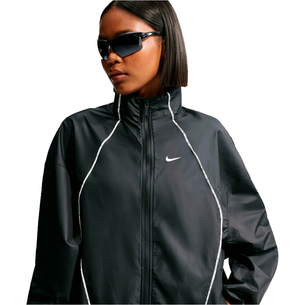 Nike chaquetas mujer W NK ATH DEPT WATER REPEL WNDB vista detalle