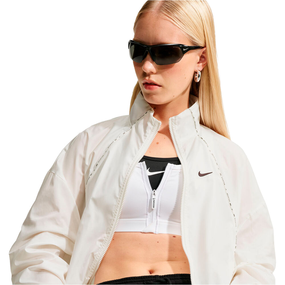 Nike chaquetas mujer W NK ATH DEPT WATER REPEL WNDB vista detalle