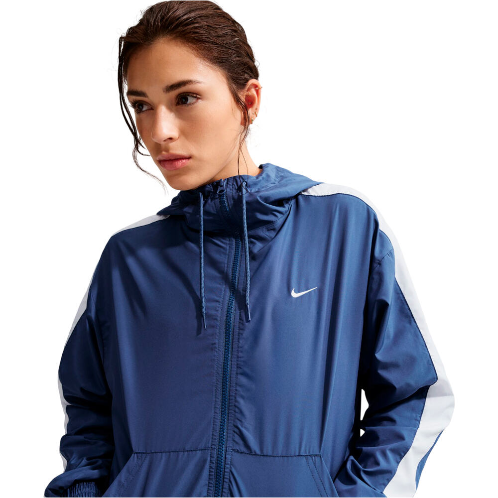 Nike chaquetas mujer W NSW ESSNTL UV WVN JKT HD vista detalle