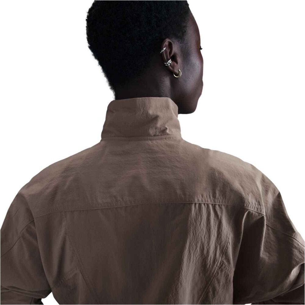 Nike chaquetas mujer W NSW EVRTHNG WVN RPL UV JKT vista trasera