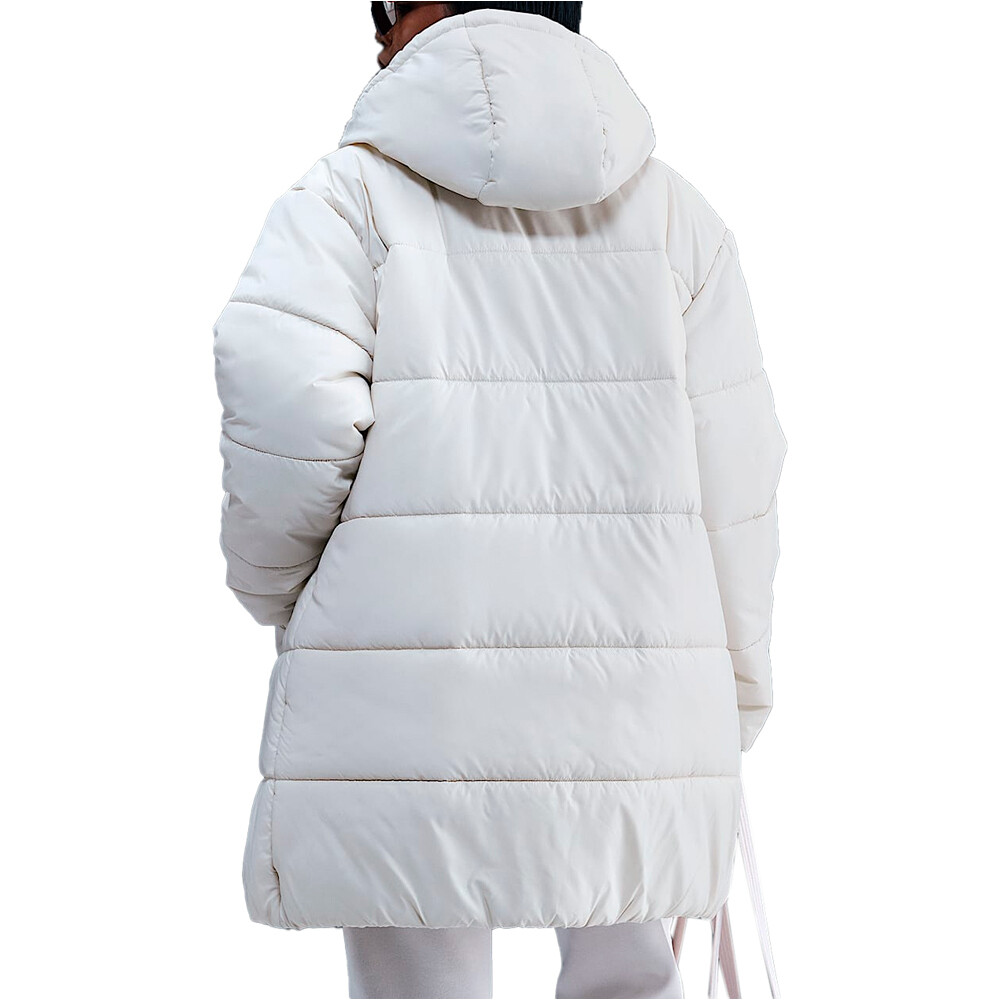 Nike chaquetas mujer W NSW TF SNFL NK CLSC PRKA V2 vista trasera