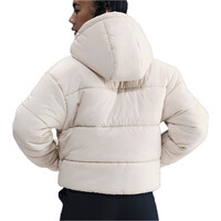 Nike chaquetas mujer W NSW TF SYNFL NK CLSC PFR vista trasera