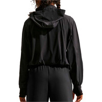 Nike chubasquero running niño G NK MAVN RPL UV RUN JKT vista trasera