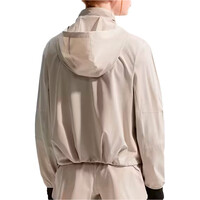 Nike chubasquero running niño G NK MAVN RPL UV RUN JKT vista trasera