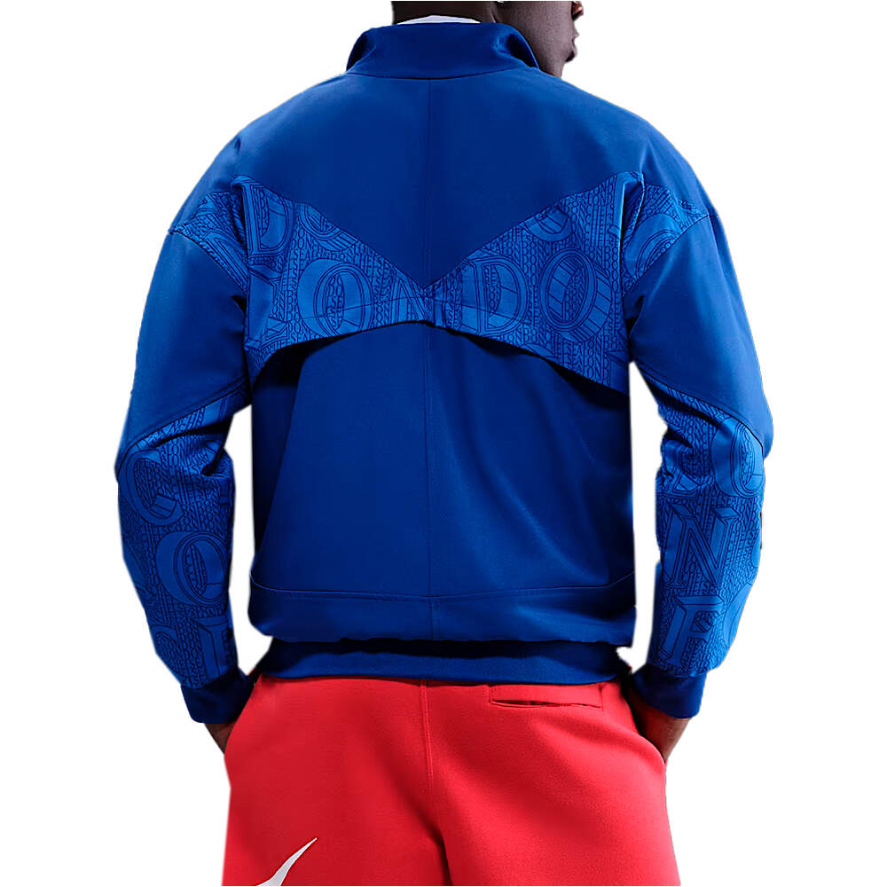 Nike chubasqueros y chaquetones entrenamiento fútbol CHELSEA 25 MNK DF STRK ANTHM JKT vista trasera