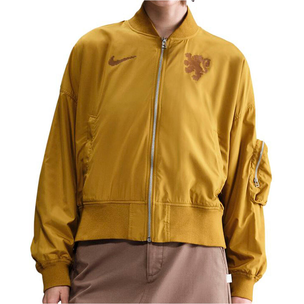 Nike chubasqueros y chaquetones entrenamiento fútbol HOLANDA 25 W NSW ESSNTL OS BOMBER vista frontal