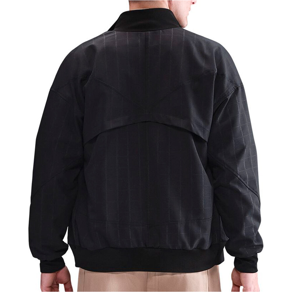 Nike chubasqueros y chaquetones entrenamiento fútbol TOTTENHAM 25 MNK DF STRK ANTHM AW JKT vista trasera