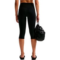 Nike Malla Corta Mujer W NK DF ONE HR CAPRI USEAM vista trasera