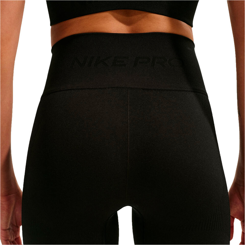 Nike Malla Corta Mujer W NP DF SMLS HR 5IN SHORT vista detalle