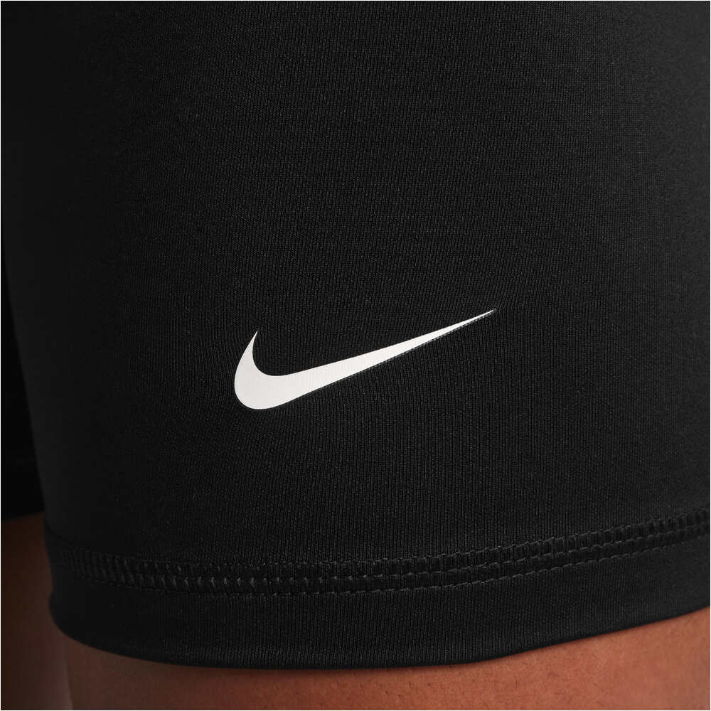 Nike malla corta niña G NP DF 3IN SHORT 03